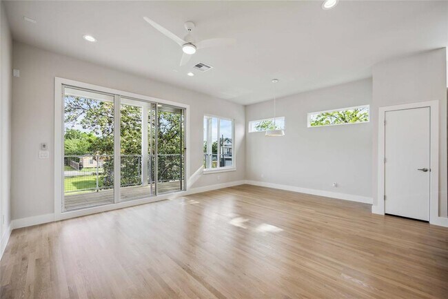 Building Photo - 5314 Suez St