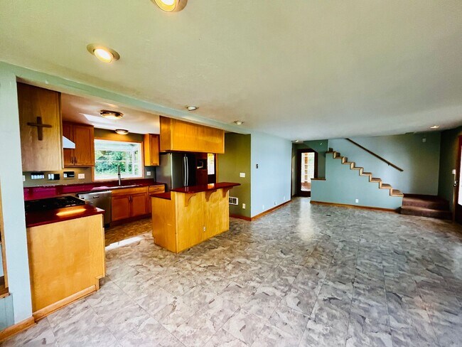 Building Photo - Spectacular Olympic Mountain and Hood Canal Views from Poulsbo Waterfront Home!
