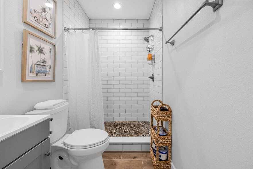 Building Photo - 905 N Tropical Trail