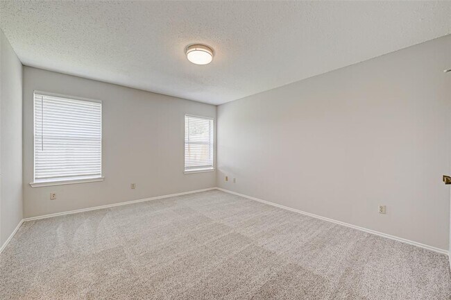 Building Photo - 2230 Bent River Dr