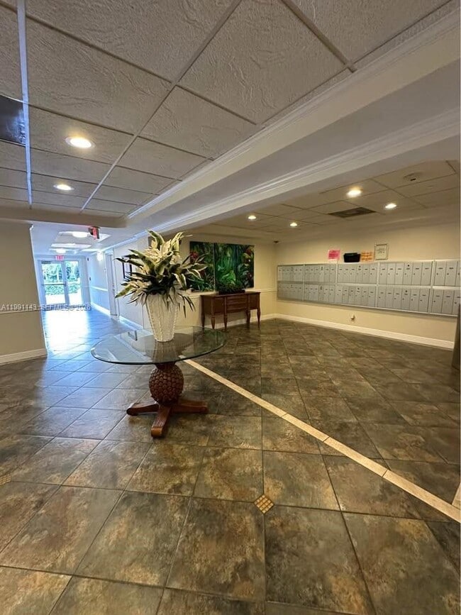 Building Photo - 151 NE 16th Ave