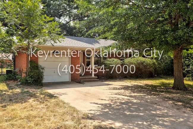 Building Photo - 1520 Rowena Ln