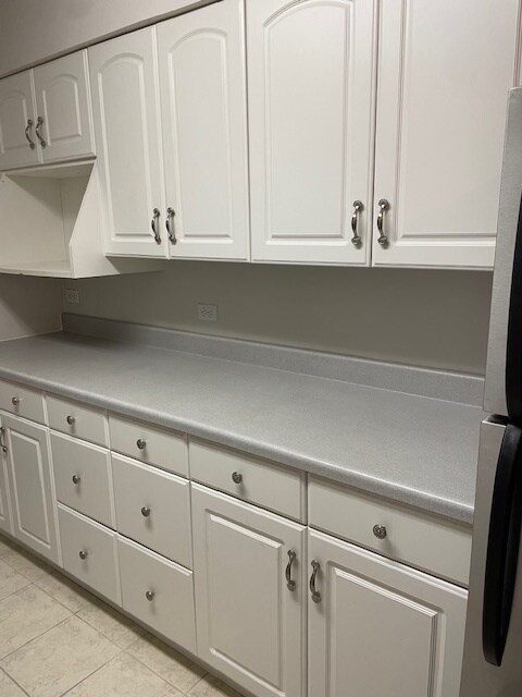 Building Photo - 2730 Mitchell Dr