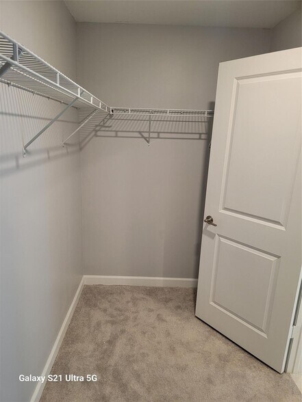 Building Photo - 4518 Dow Ln