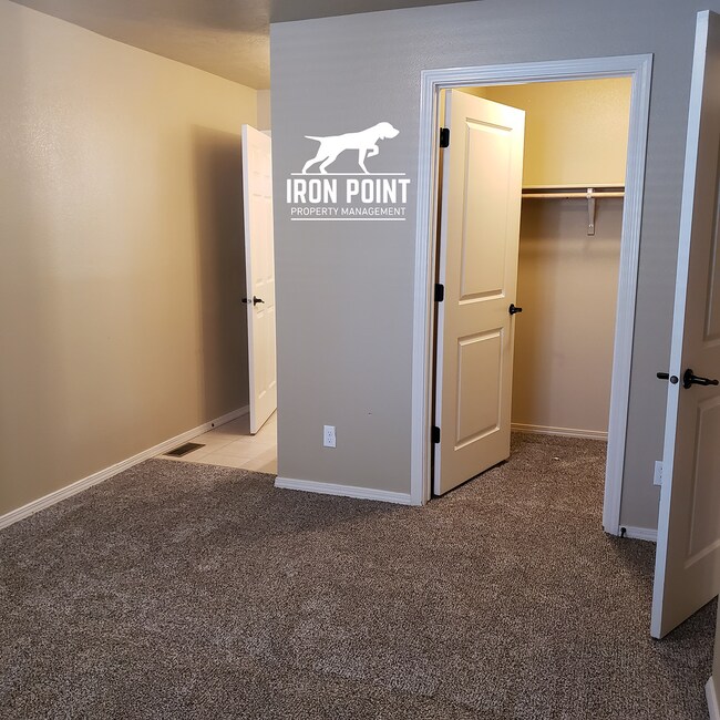 Building Photo - 886BONSAI