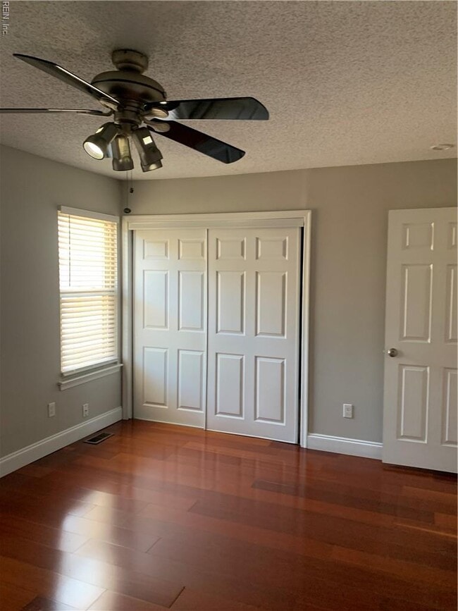 Building Photo - 1654 Jameson Dr