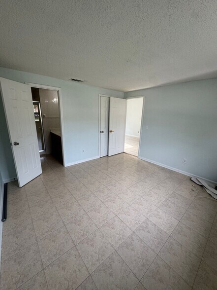 Building Photo - 2196 Luana Dr E