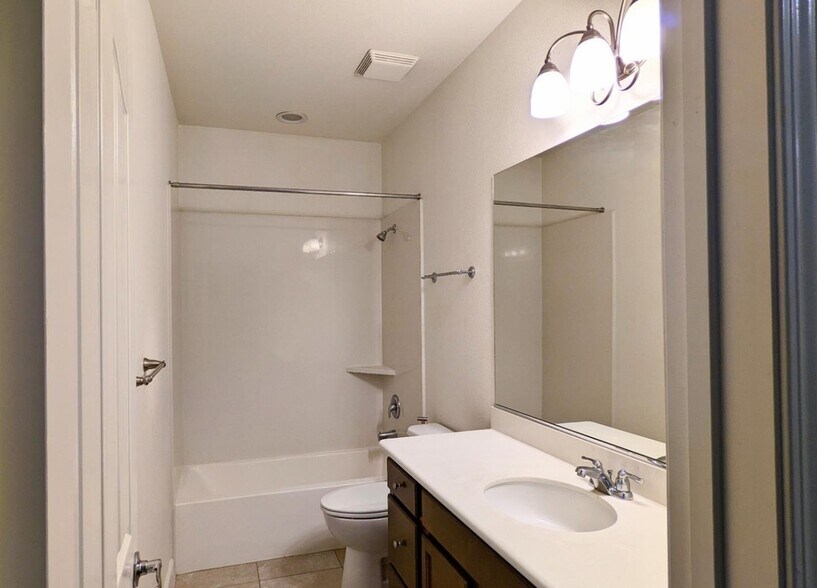 Building Photo - 353 Esfahan Ct