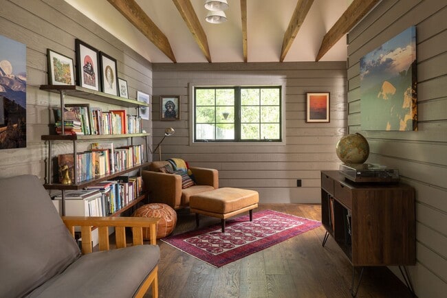 Building Photo - Soul of The old Bozeman with the conveniences of modern design with flexible lease dates