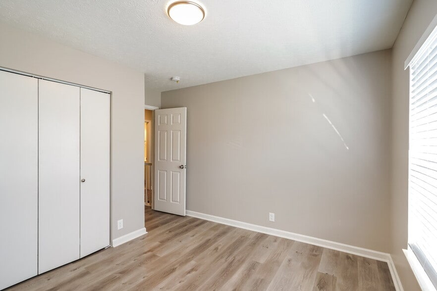 Building Photo - 3106 Creekview Ln
