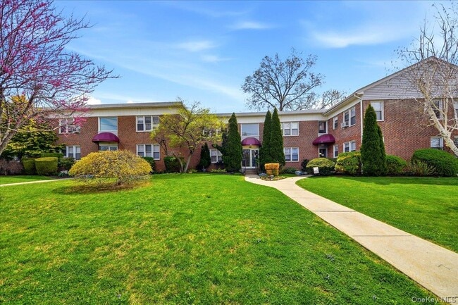 Building Photo - 12 Wainwright Ave