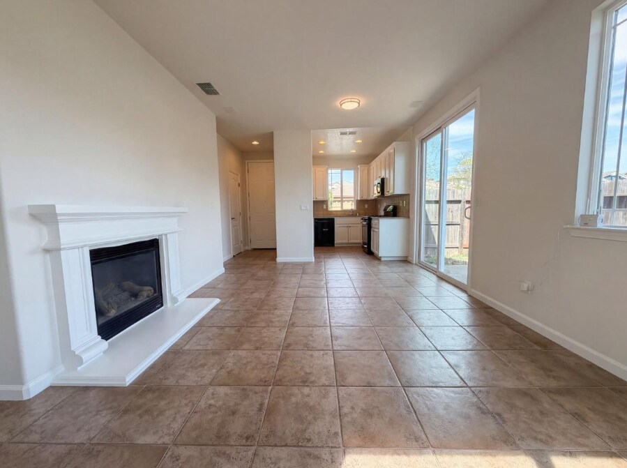 Building Photo - 400 Caravaggio Cir