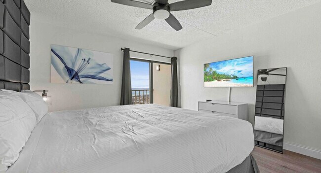 Building Photo - 556 Coral Ct