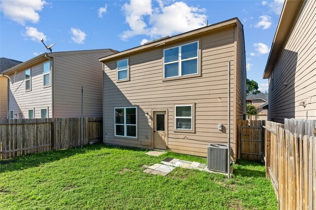 Building Photo - 11017 Panther Ct