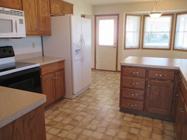 Building Photo - Great Corner Lot