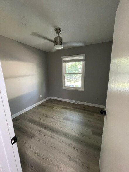 Building Photo - 4502 Waterloo Dr