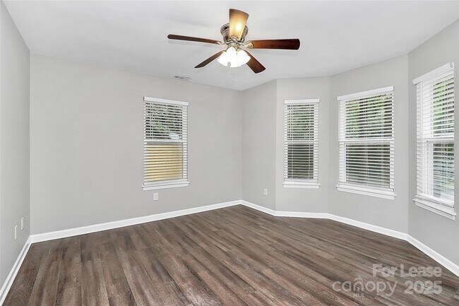 Building Photo - 1540 Nichole Ln