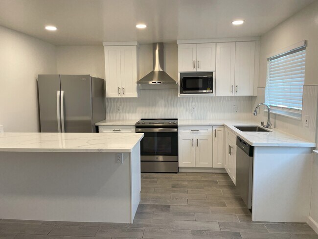 Building Photo - 2820 Malabar Ave