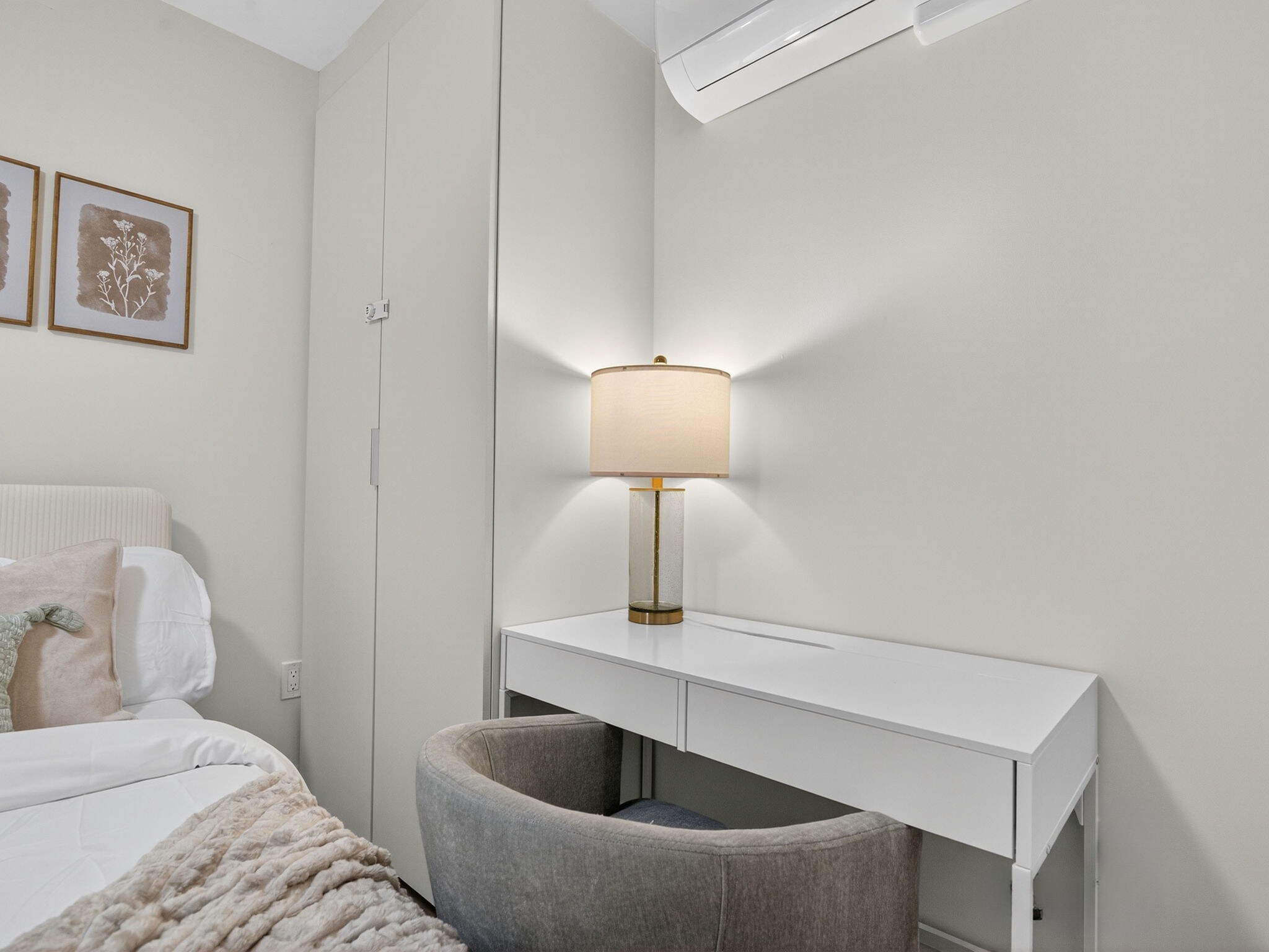 Building Photo - 359 Broadway