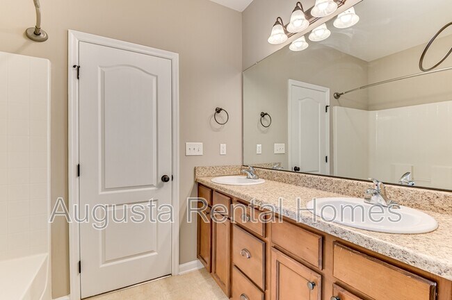 Building Photo - 812 Oshields Ct