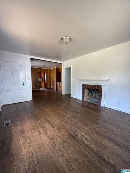 Building Photo - 812 25th St SW