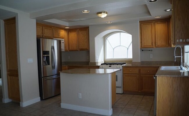 Building Photo - 6551 W Musette Ave