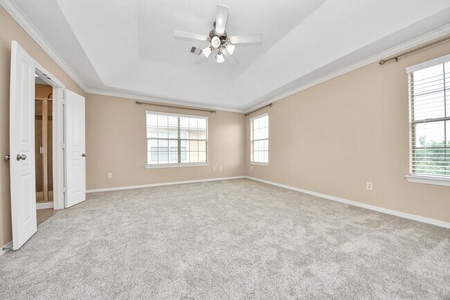 Building Photo - 908 W 26th St