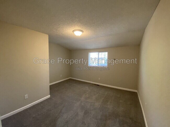 Building Photo - 636 Tennyson St