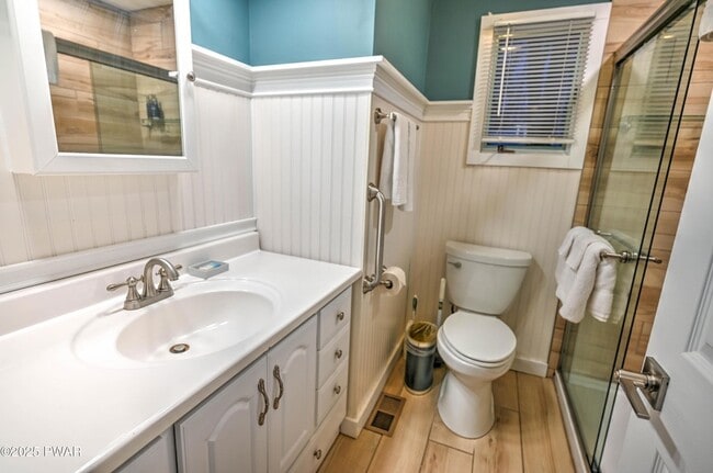 Building Photo - 413 Sunset Forest Dr