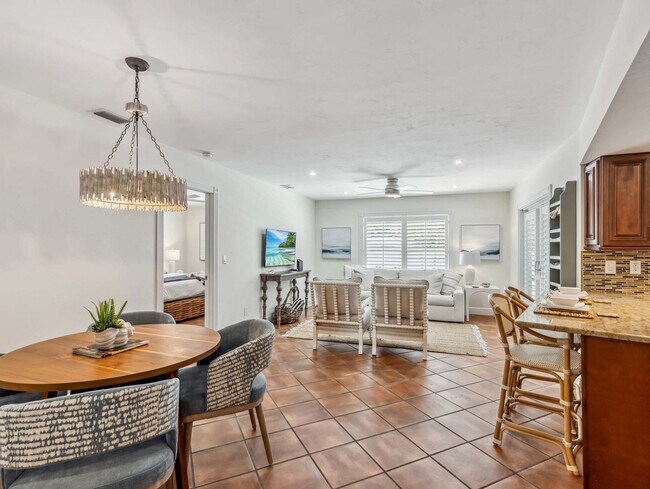 Building Photo - 510 106th Ave N