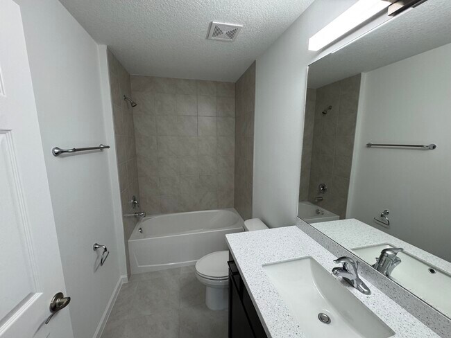 Building Photo - 532 SW Buswell Ave