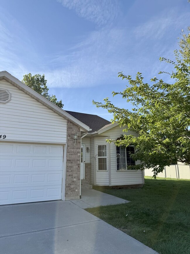 Building Photo - Your Perfect 5-Bedroom Retreat in Harrisvi...