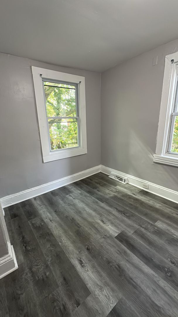 Building Photo - 89 Poplar St