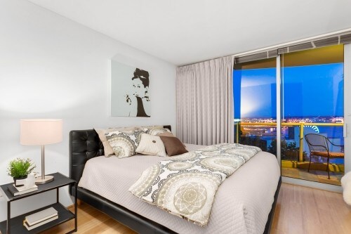 Building Photo - One Pacific Tower - 1 bedroom + den