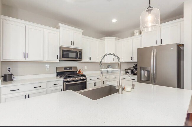 Building Photo - Welcome to your next home at Cooley Station!