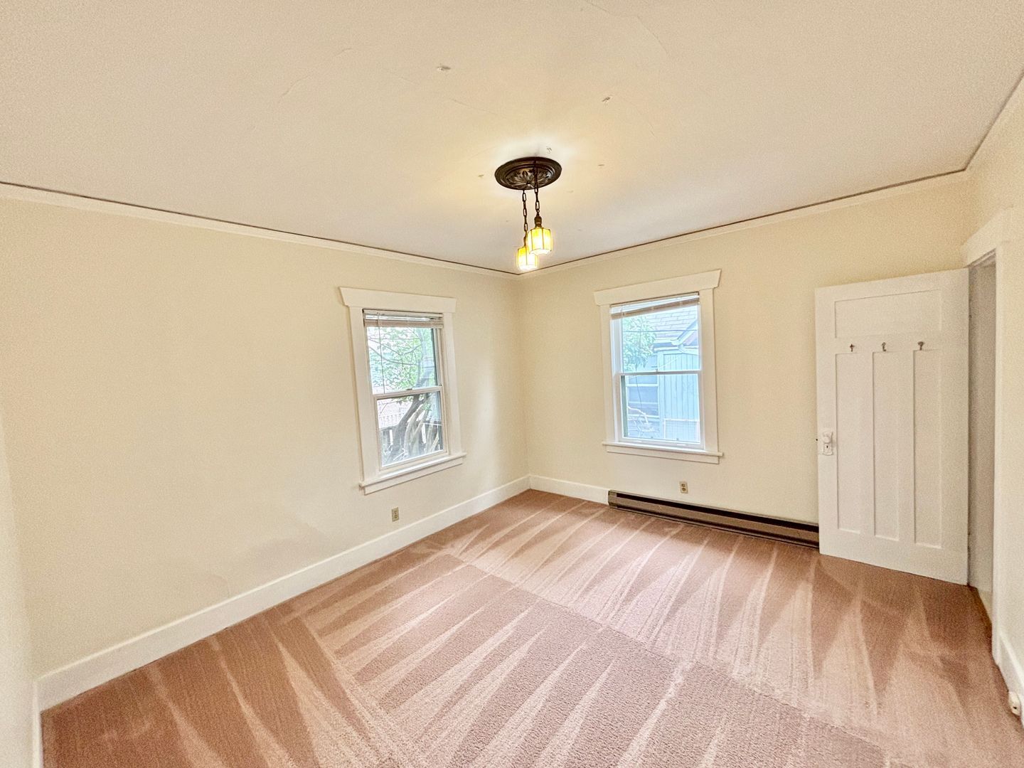 Building Photo - 4457 Woodland Park Ave N