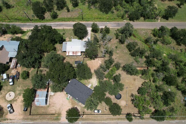 Building Photo - 311 E Castleshoals Dr