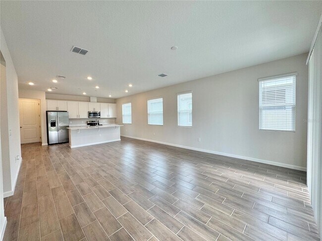 Building Photo - 656 Hennepin Lp