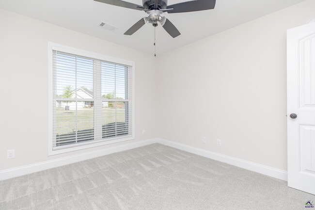 Building Photo - 210 Saraland Trl