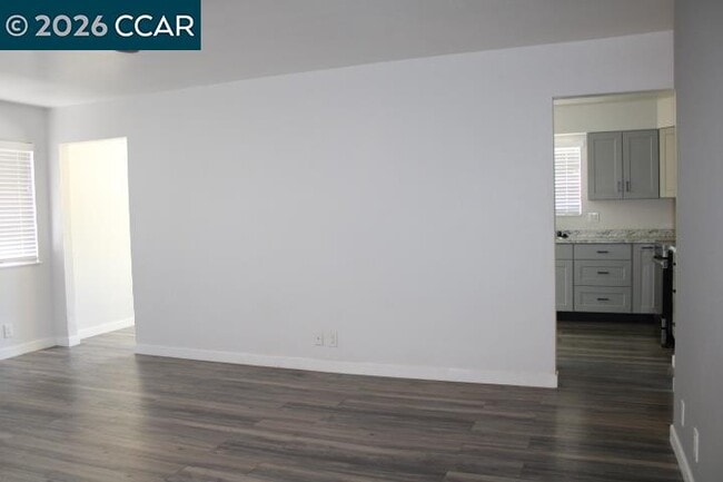 Building Photo - 130 Aster Ct