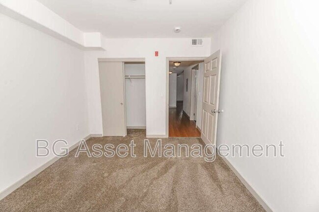 Building Photo - 1459 MacArthur Blvd