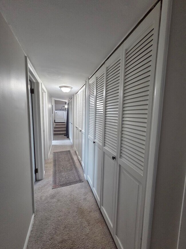 Building Photo - $1,800 - 3 Bedroom 2 Bathroom Gorgeous and Unique Furnished House in Webster