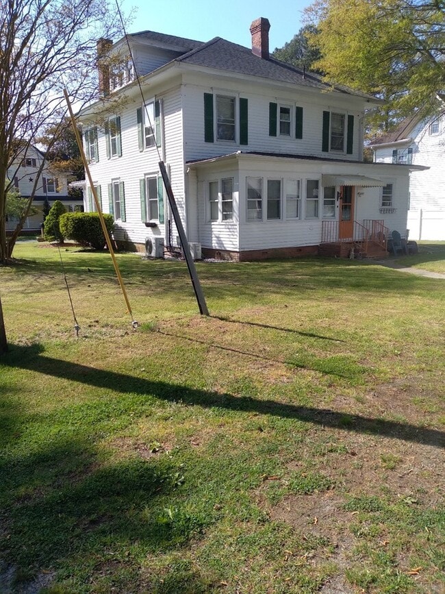 Building Photo - 28414 Woodland Ave