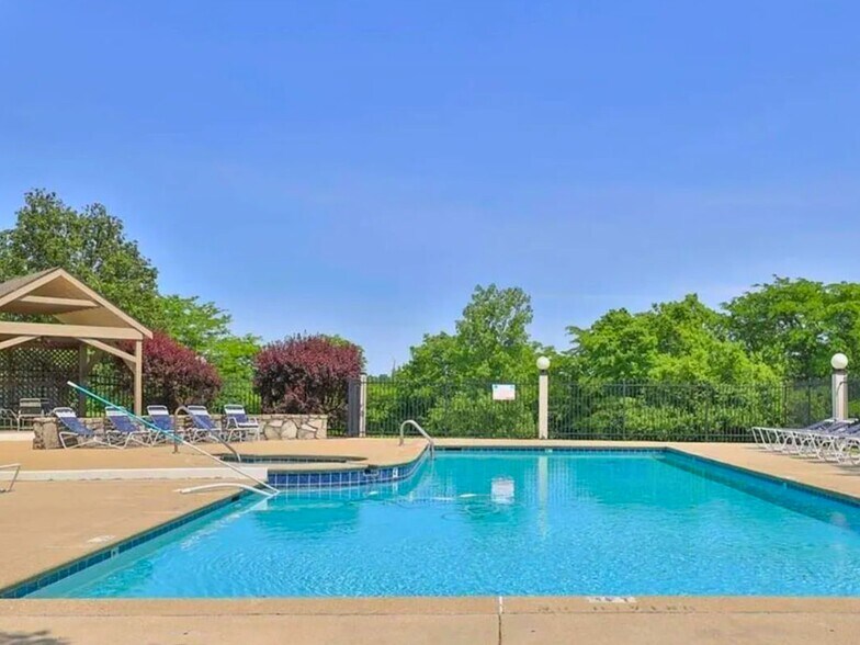 Building Photo - 8831 Eagleview Dr