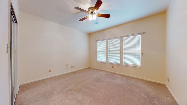 Building Photo - 1371 Nightingale