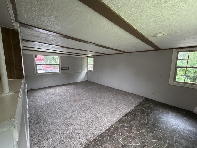 Building Photo - 517 W Marion St