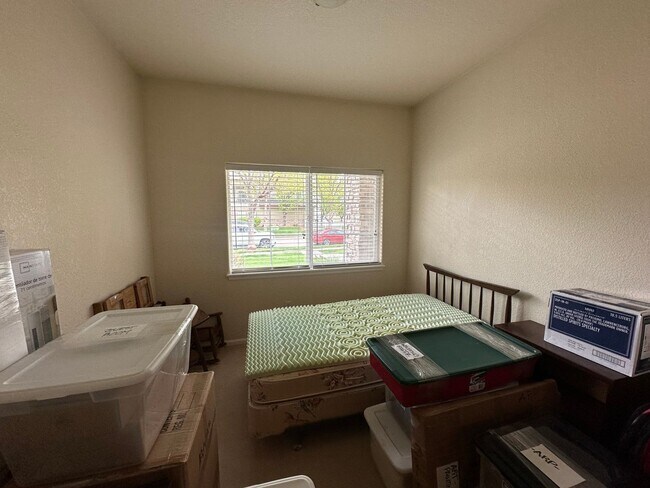 Building Photo - 2BD 2Bath with Office
