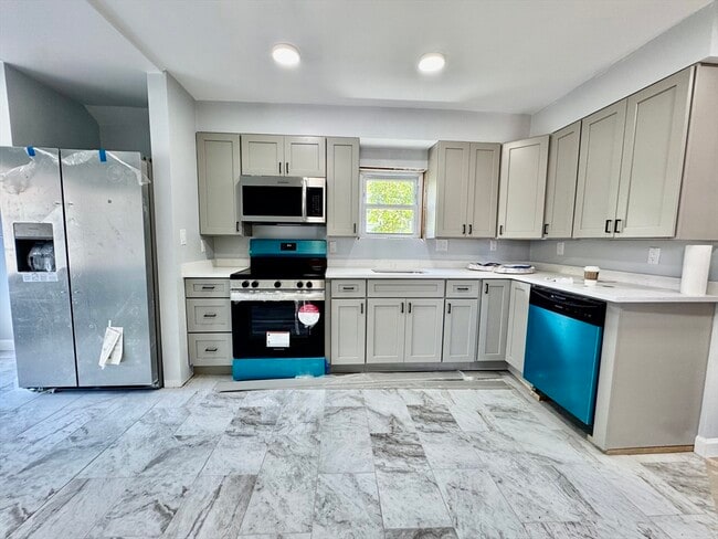 Building Photo - 201 Belmont St