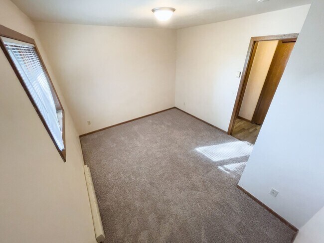 Building Photo - 9 N Wickham Ct