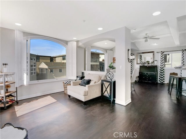 Building Photo - 300 16th St